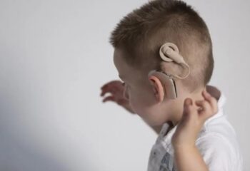 Дитина з порушенням слуху: що робити батькам та як ставитися до проблеми?